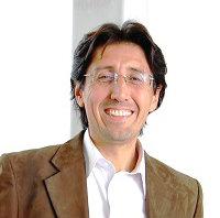 Javier Ruiz del Solar, profesor del Departamento de Ingeniería Eléctrica y director del AMTC.
