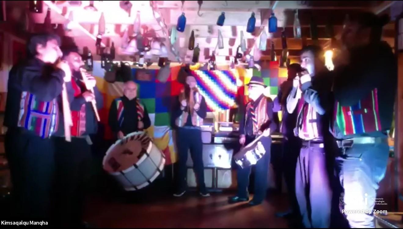 La banda musical Kimsaqalqu Manqha se presentó desde Iquique.