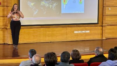 Teresa Paneque en la FCFM: ciencia y sociedad desde Chile al Universo