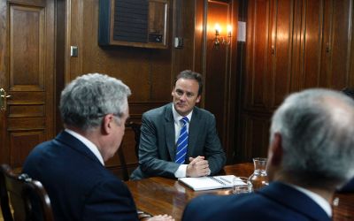 Reunión de Decano Amaya y Ministro Felipe Ward por Torre Villavicencio.
