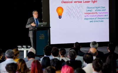Premio Nobel de Física 2012, Serge Haroche, dictó charla magistral en la FCFM.