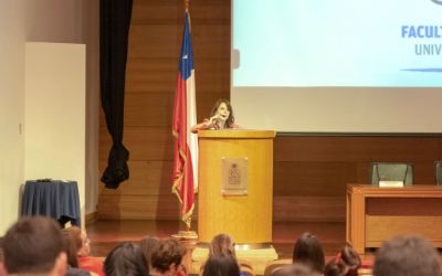 Profesora Lorena Binfa