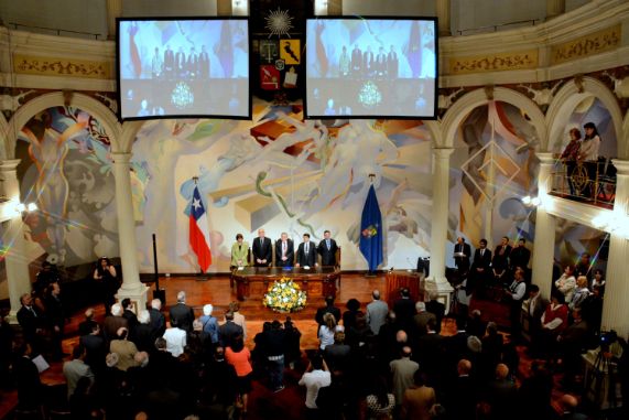 La FCFM estuvo presente el Aniversario 173 de la U. de Chile