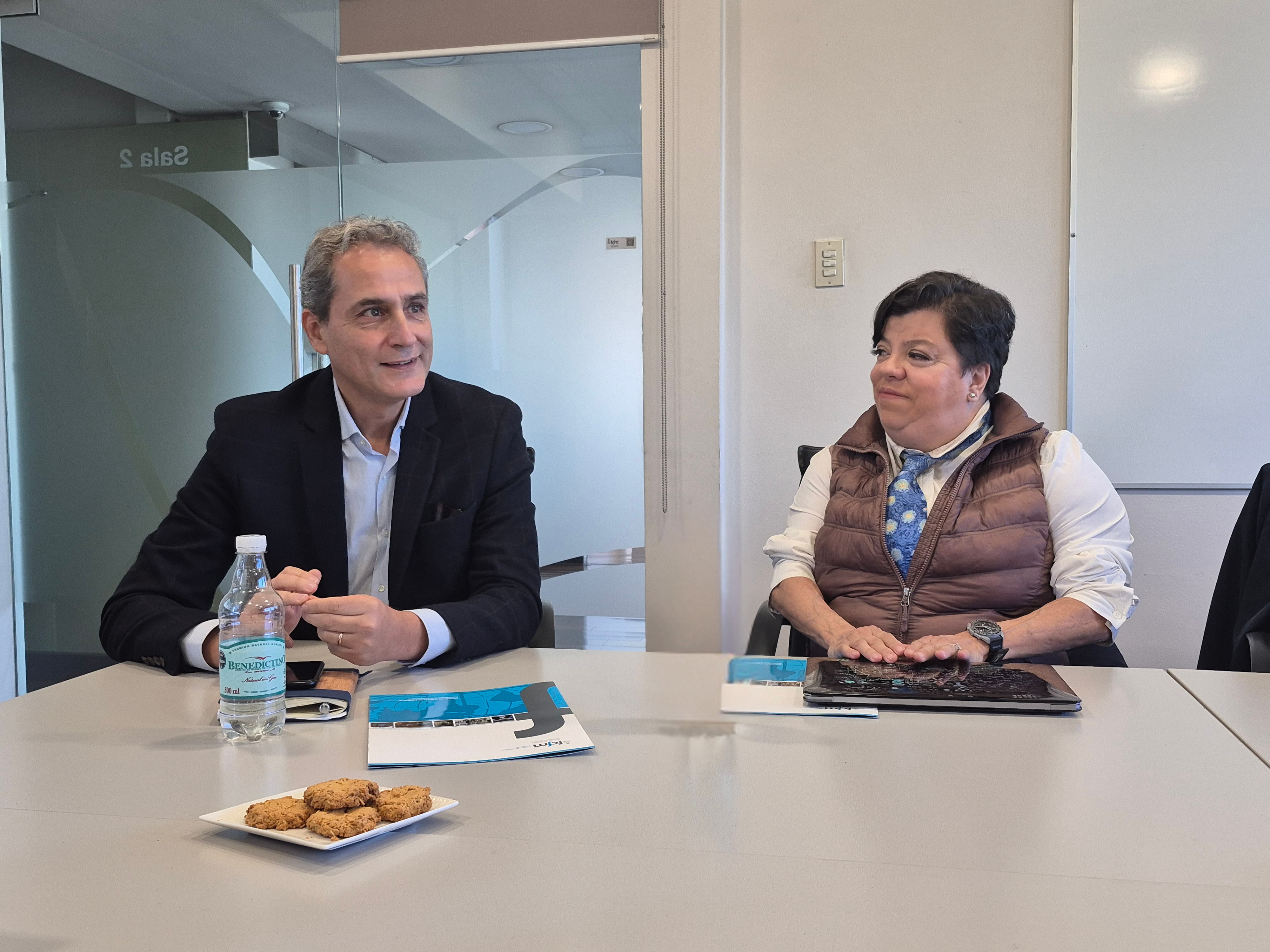 Alejandro Maass: Director Académico, de Investigación e Innovación FCFM junto a Dra. Aline Drivet González: Profesora Tecnológico de Monterrey