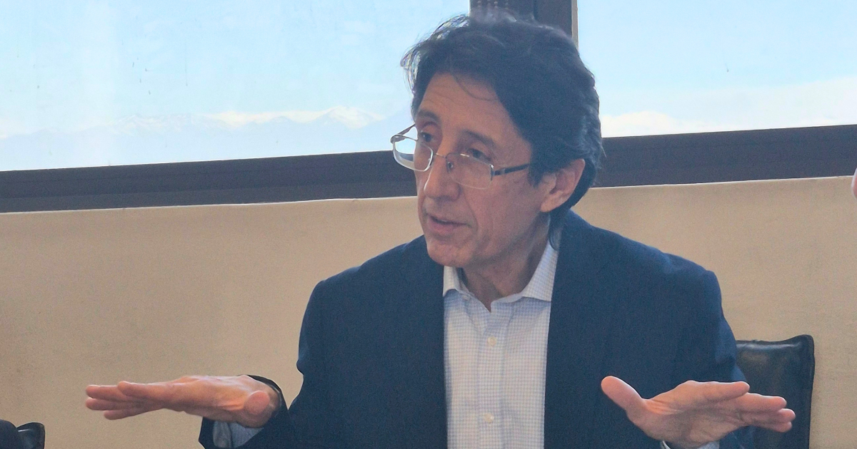 Javier Ruiz del Solar: Académico del Departamento de Ingeniería Eléctrica.